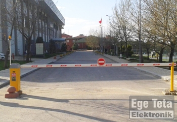08 Sabit Çatallı Bariyer